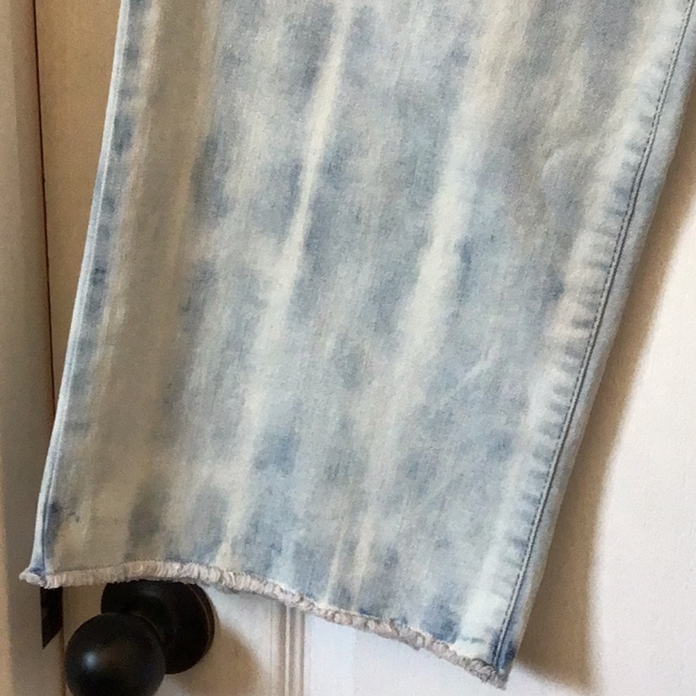 LOGO by Lori Goldstein Light Wash Tie-Dye Relaxed Jeans - Picture 3 of 8